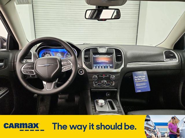 Photo of 2021 Blue Chrysler 300