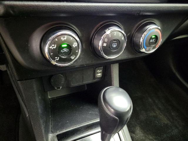 Photo of 2015 Gray Toyota Corolla