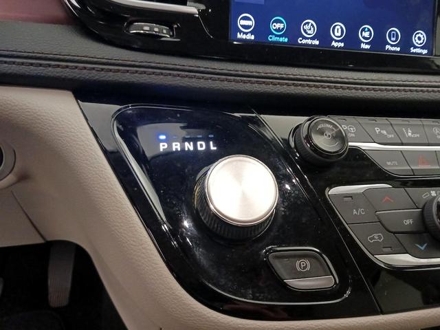 Photo of 2019 Burgundy Chrysler Pacifica