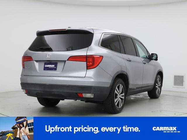 Photo of 2016 Silver Honda Pilot