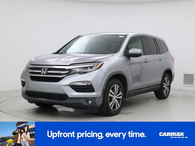 Photo of 2016 Silver Honda Pilot