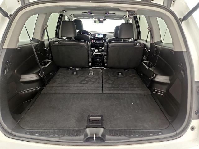 Photo of 2022 White Honda Pilot