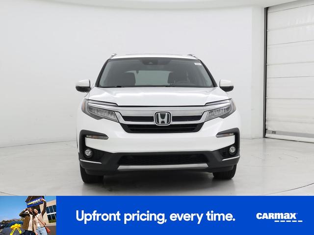 Photo of 2022 White Honda Pilot