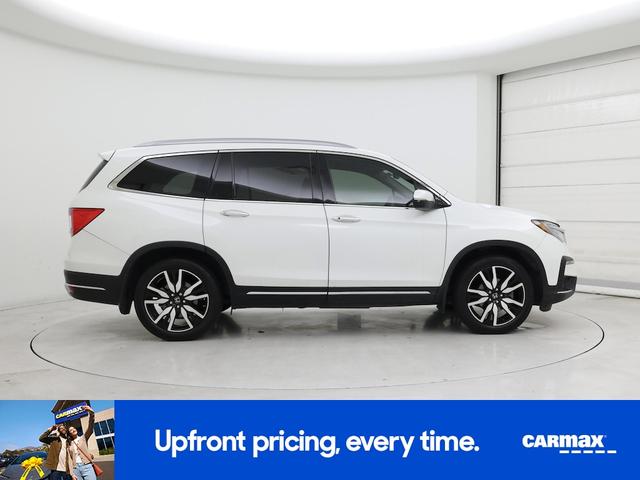 Photo of 2022 White Honda Pilot