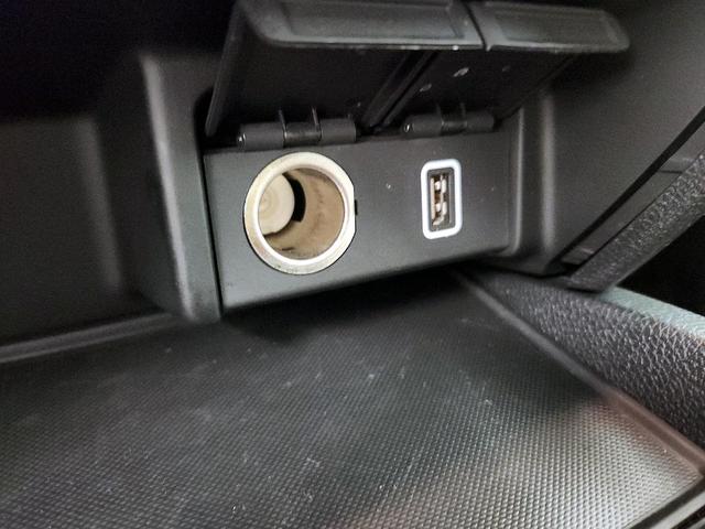 Photo of 2022 White Honda Pilot