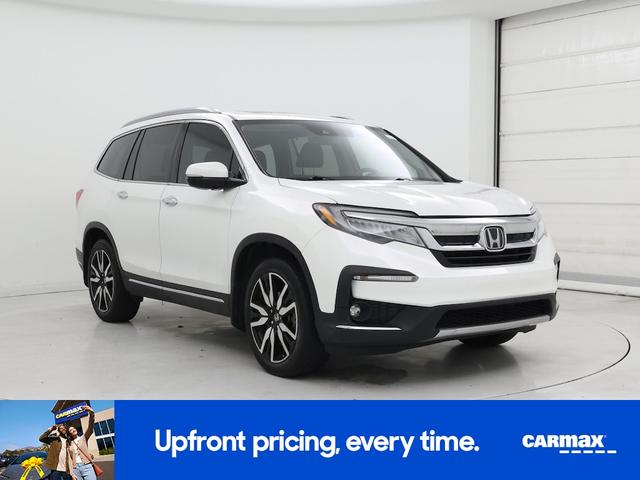 Photo of 2022 White Honda Pilot