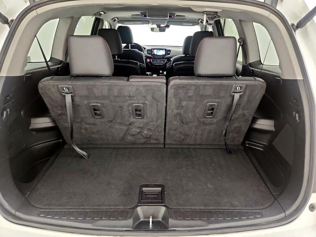 Photo of 2022 White Honda Pilot