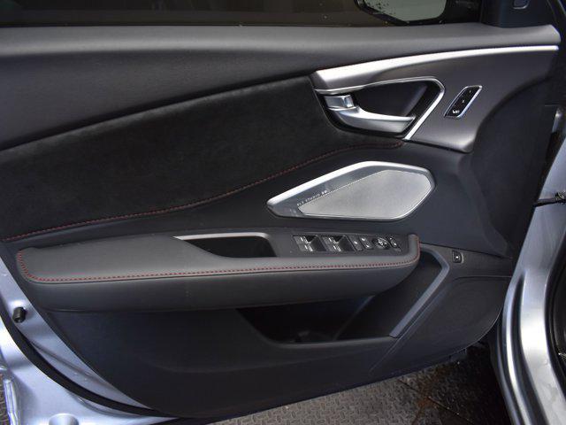 Photo of 2025 Solar Silver Metallic Acura RDX