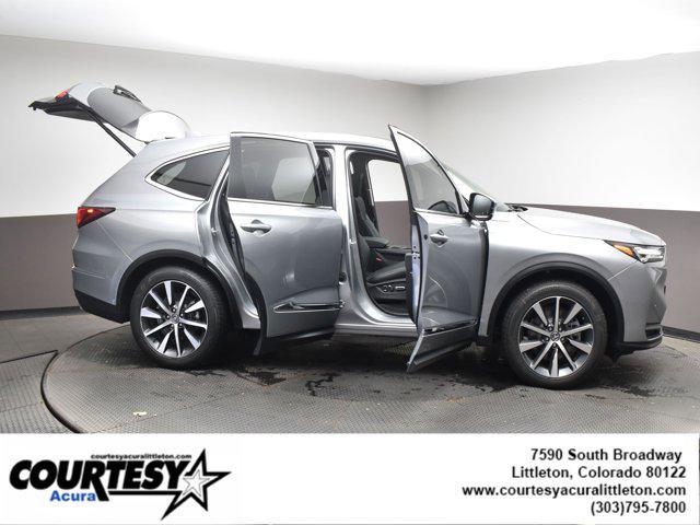 Photo of 2025 Lunar Silver Metallic Acura MDX