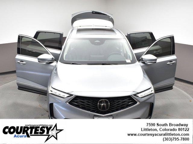 Photo of 2025 Lunar Silver Metallic Acura MDX