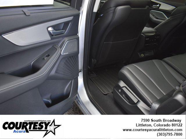 Photo of 2025 Lunar Silver Metallic Acura MDX