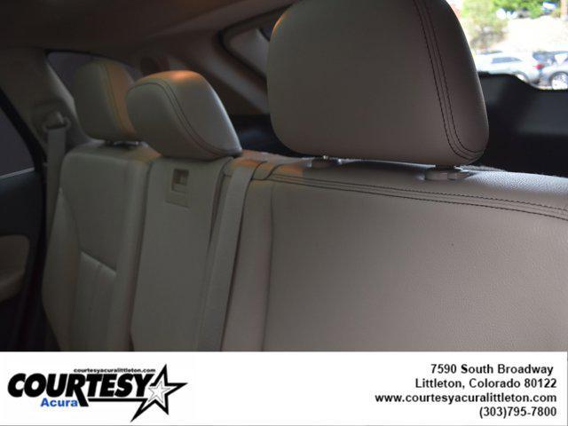 Photo of 2011 Ingot Silver Metallic Ford Edge