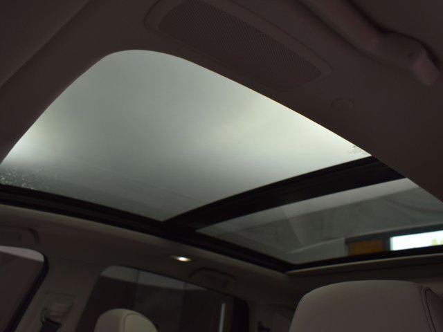 Photo of 2025 Platinum White Pearl Acura RDX