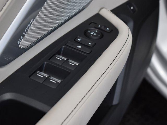 Photo of 2025 Platinum White Pearl Acura RDX