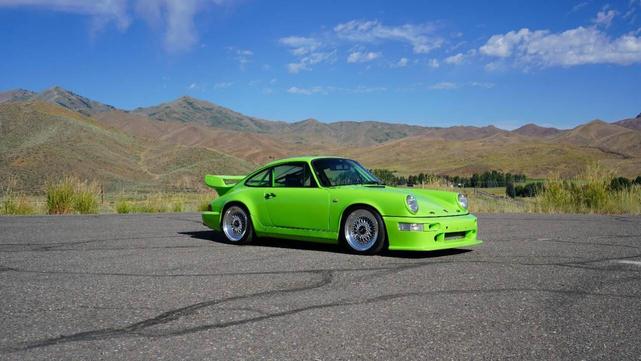 Photo of 1990 Green Porsche 911