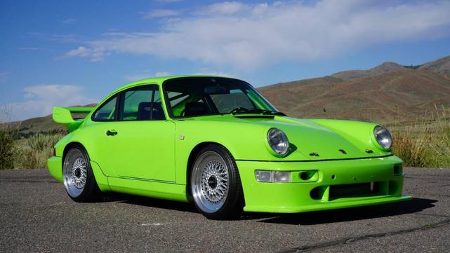 Photo of 1990 Green Porsche 911