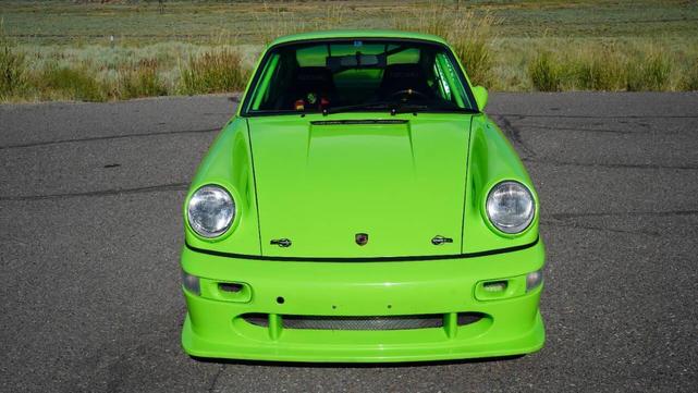 Photo of 1990 Green Porsche 911