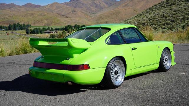 Photo of 1990 Green Porsche 911
