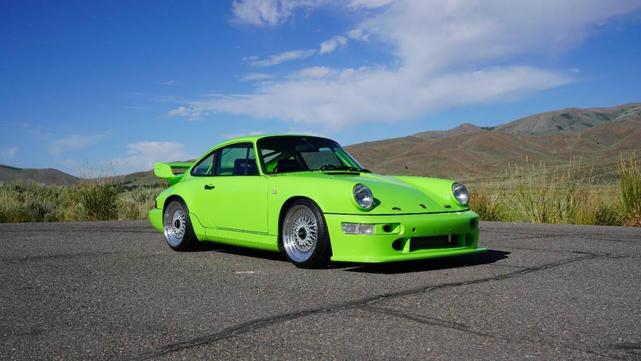 Photo of 1990 Green Porsche 911