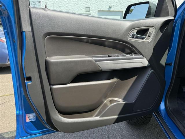 Photo of 2022 Bright Blue Metallic Chevrolet Colorado