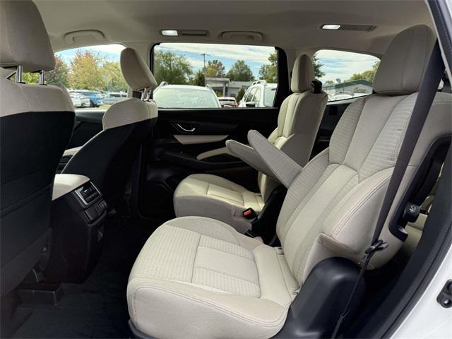 Photo of 2022 Crystal White Subaru Ascent