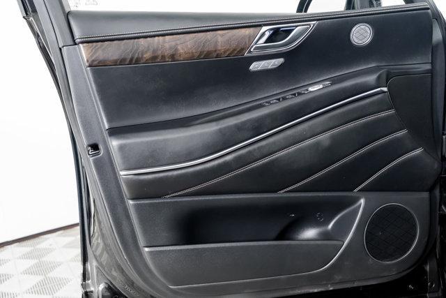 Photo of 2024 Vik Black Genesis GV80