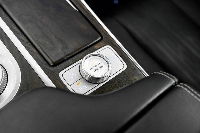 Photo of 2024 Vik Black Genesis GV80