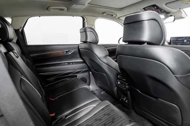 Photo of 2024 Vik Black Genesis GV80