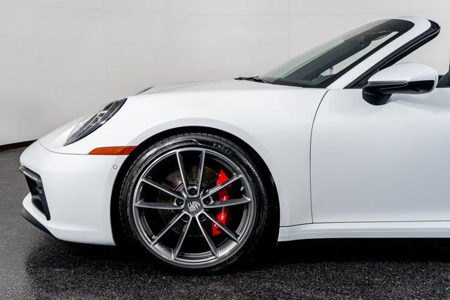 Photo of 2022 Carrara White Metallic Porsche 911