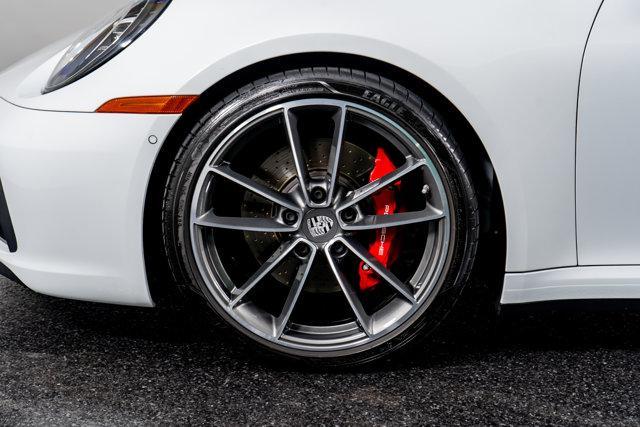 Photo of 2022 Carrara White Metallic Porsche 911