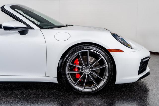 Photo of 2022 Carrara White Metallic Porsche 911