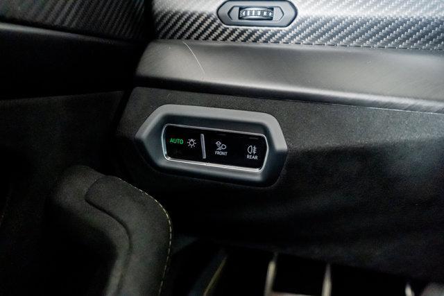 Photo of 2023 Yellow Lamborghini Urus