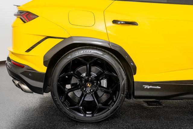 Photo of 2023 Yellow Lamborghini Urus
