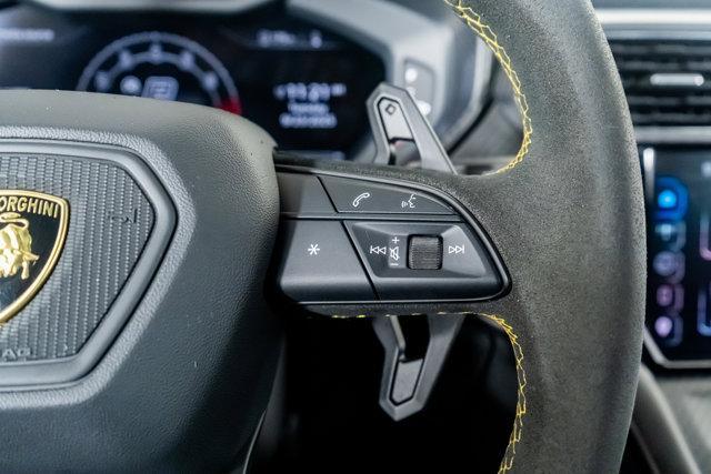 Photo of 2023 Yellow Lamborghini Urus