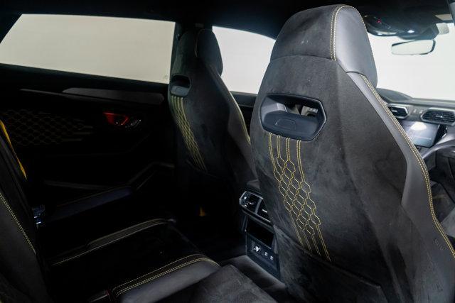 Photo of 2023 Yellow Lamborghini Urus