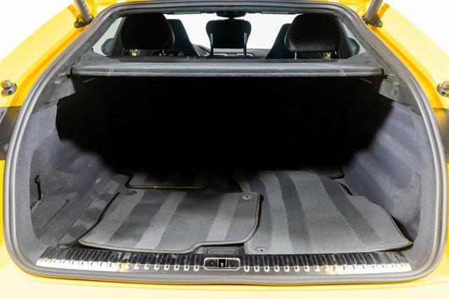 Photo of 2023 Yellow Lamborghini Urus