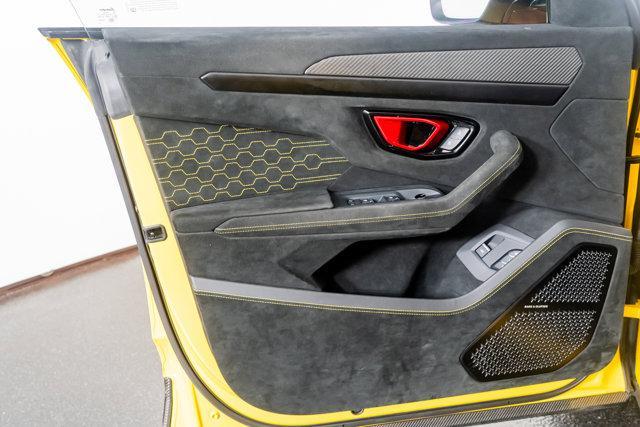 Photo of 2023 Yellow Lamborghini Urus