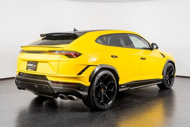 Photo of 2023 Yellow Lamborghini Urus