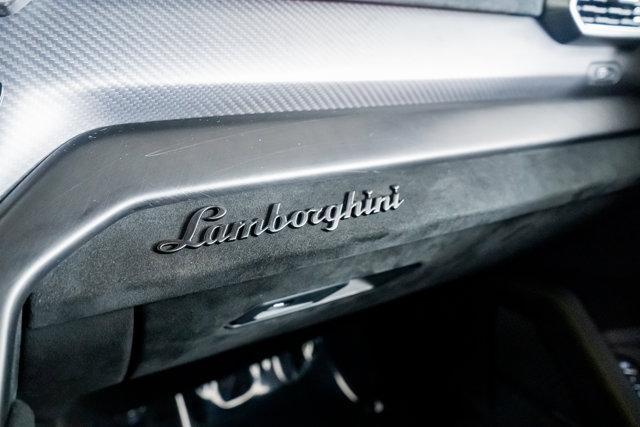 Photo of 2023 Yellow Lamborghini Urus