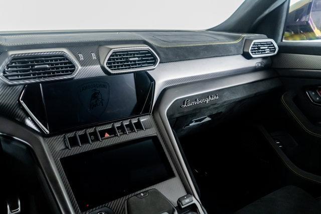Photo of 2023 Yellow Lamborghini Urus