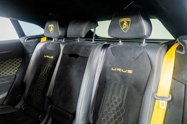 Photo of 2023 Yellow Lamborghini Urus