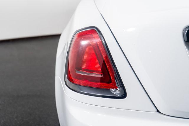 Photo of 2019 English White Rolls-Royce Wraith
