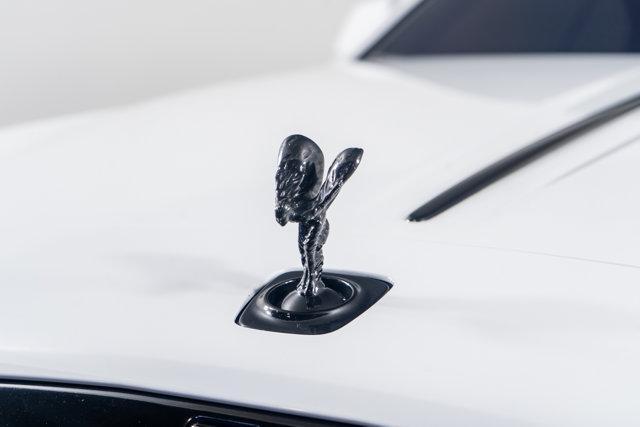 Photo of 2019 English White Rolls-Royce Wraith