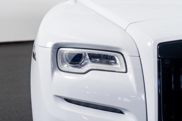 Photo of 2019 English White Rolls-Royce Wraith