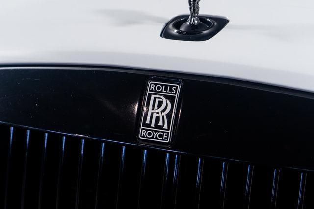 Photo of 2019 English White Rolls-Royce Wraith