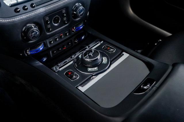 Photo of 2019 English White Rolls-Royce Wraith