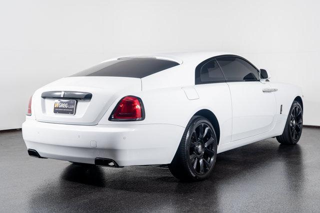 Photo of 2019 English White Rolls-Royce Wraith