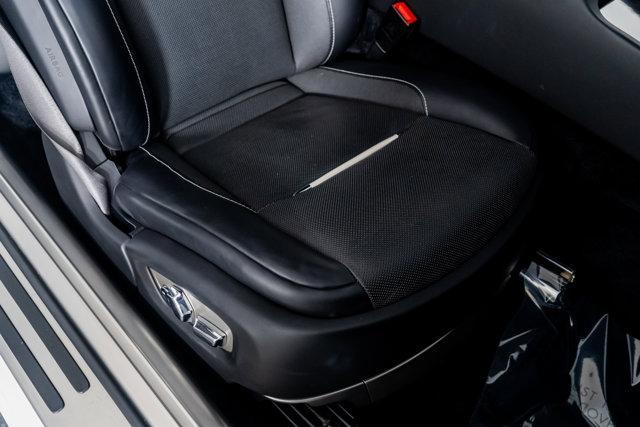 Photo of 2019 English White Rolls-Royce Wraith