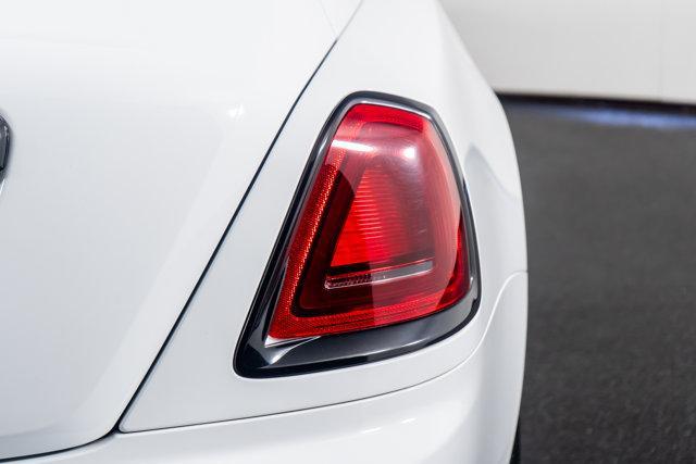 Photo of 2019 English White Rolls-Royce Wraith