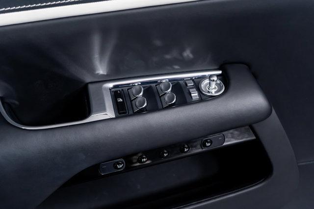 Photo of 2019 English White Rolls-Royce Wraith